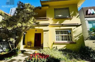 Casa residencial à venda no bairro petrópolis com 590 m² e 4 dormitórios/quartos.