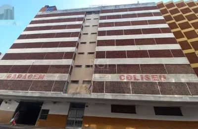 Garagem à venda no centro histórico com área de 13 m² disponível para compra