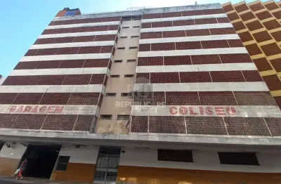 Garagem à venda no centro histórico com área útil de 13 m² disponível