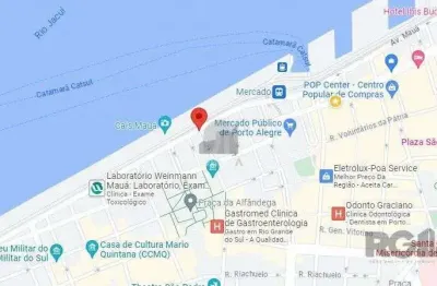 Garagem à venda no centro histórico com excelente área de estacionamento disponível.