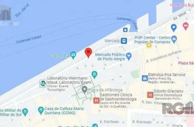 Garagem à venda no centro histórico com área útil para seu veículo.