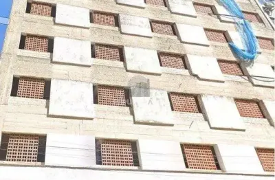 Garagem à venda no centro histórico com área de 12 m² disponível para compra.