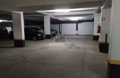 Garagem à venda no centro histórico com 12 m² de área útil disponível para negociação