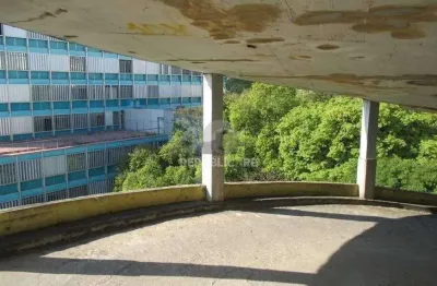 Garage à venda no centro histórico com área de 19 m² disponível para aquisição