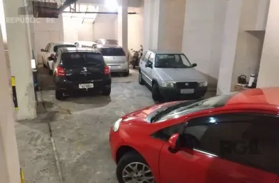 Garagem à venda no centro histórico com 531 m² de área útil disponível.