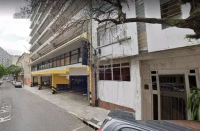Garagem à venda no centro histórico com área útil de 12m² disponível para negociação