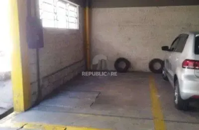 Garagem à venda no menino deus com área de 18m² - oportunidade imperdível!