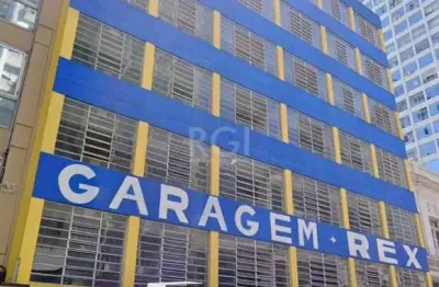 Garagem à venda no centro histórico com área de 10m² disponível para compra.