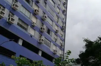 Apartamento à venda no centro histórico com 64m² e 2 dormitórios/quartos.