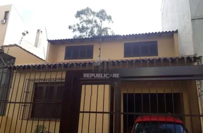 Casa residencial à venda no bairro auxiliadora com 200 m² e 3 dormitórios/quartos.