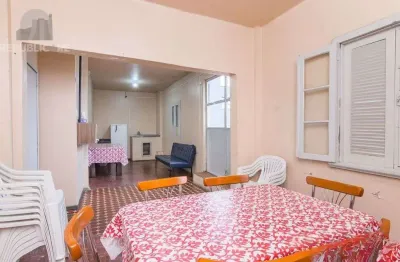 Apartamento à venda no centro histórico com 57m² e 2 dormitórios/quartos.