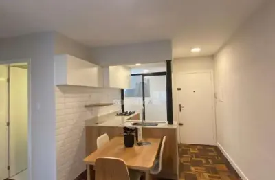 Apartamento à venda no bairro petrópolis com 48 m² e 2 dormitórios/quartos disponíveis.