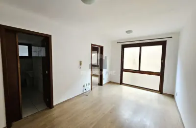 Apartamento à venda no centro histórico com 40m² e 1 dormitório/quarto disponível.