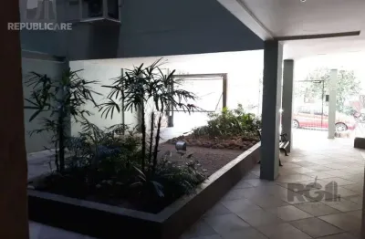 Apartamento à venda no centro histórico com 65 m² e 2 dormitórios/quartos disponíveis.