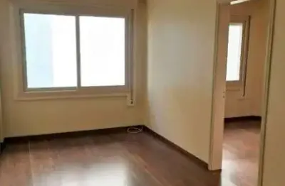Apartamento à venda no centro histórico com 41 m² e 1 dormitório/quarto disponível.