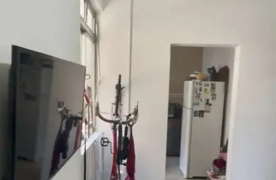 Apartamento à venda na cidade baixa com 47 m² e 2 dormitórios/quartos disponíveis.