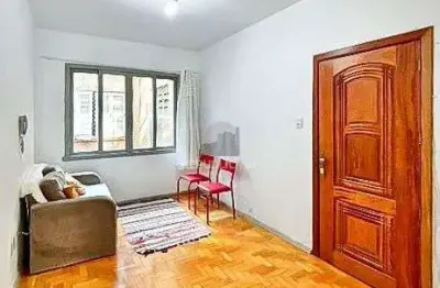 Apartamento à venda no centro histórico com 1 dormitório e 42 m² de área útil