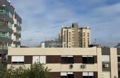 Apartamento à venda na cidade baixa com 42 m² e 1 dormitório/quarto disponível.