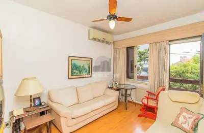 Apartamento à venda no bairro floresta com 3 dormitórios e 76 m² de área útil.