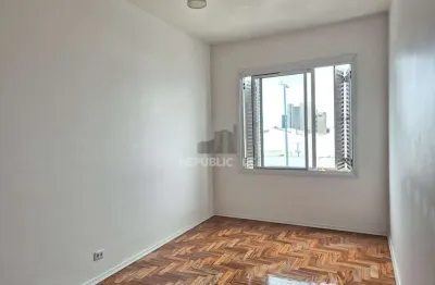 Apartamento à venda no bairro floresta com 57 m² e 2 dormitórios/quartos.