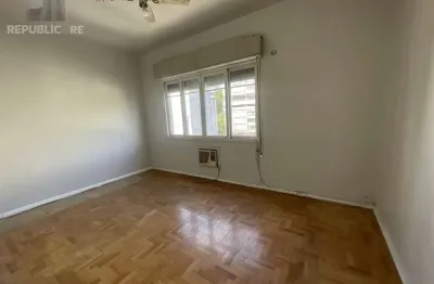 Apartamento à venda no bairro Floresta com 70m² e 2 dormitórios/quartos disponíveis