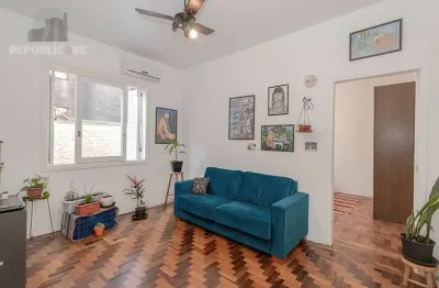 Apartamento à venda no bairro bom fim com 56 m² e 2 dormitórios/quartos.