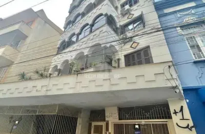 Apartamento à venda no centro histórico com 50 m² e 1 dormitório/quartos disponível.