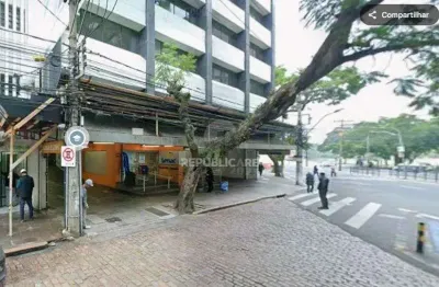Garagem à venda no centro histórico com área de 12 m² disponível para compra