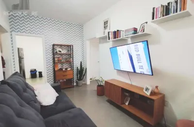 Apartamento à venda na cidade baixa com 62m² e 2 dormitórios/quartos disponíveis.