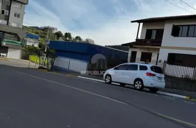 Apartamento à venda no centro com 104m² e 3 dormitórios/quartos disponíveis