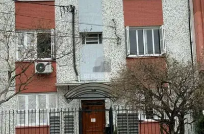 Apartamento à venda com 21 m² e 1 dormitório no bairro cidade baixa