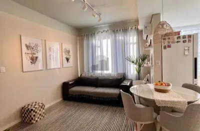 Apartamento à venda no bairro farroupilha com 2 dormitórios e 66 m² de área útil.