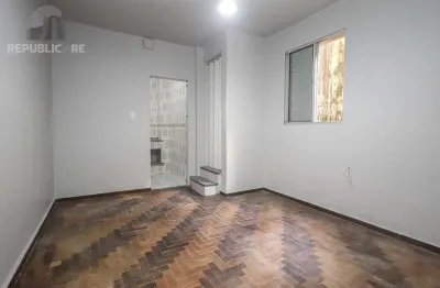 Apartamento à venda no centro histórico com 60 m² e 2 dormitórios/quartos disponíveis.