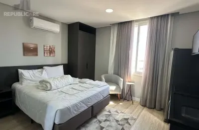 Apartamento à venda no centro histórico com 21 m² e 1 dormitório/quarto disponível.