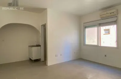 Apartamento à venda no bairro cidade baixa com 27 m² e 1 dormitório/quarto.