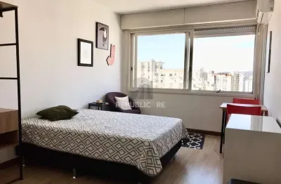 Venda de apartamento no centro histórico com 25 m² e 1 dormitório/quarto disponível.