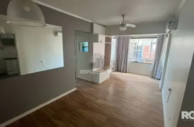 Apartamento para alugar na cidade baixa com 54m² e 2 dormitórios/quartos disponíveis