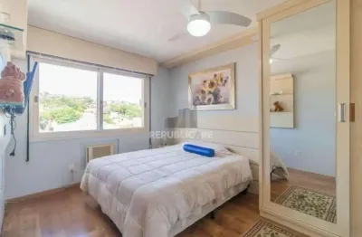 Apartamento à venda no bairro menino deus com 77 m² e 2 dormitórios/quartos.