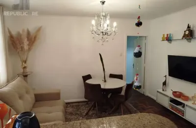 Apartamento à venda no centro histórico com 78 m² e 3 dormitórios/quartos disponíveis.