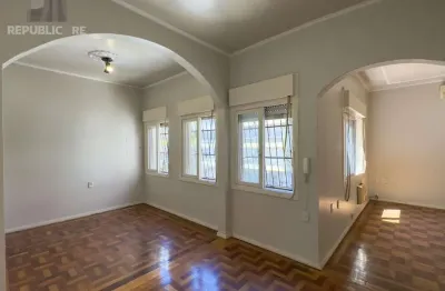 Apartamento à venda no centro histórico com 142 m² e 3 dormitórios/quartos.