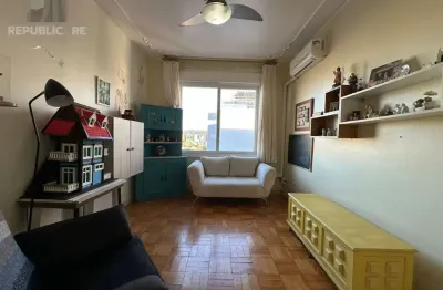 Apartamento à venda na cidade baixa com 112 m² e 2 dormitórios/quartos disponíveis.