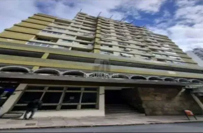 Apartamento à venda no centro histórico, 25 m², 1 dormitório/quarto disponível.