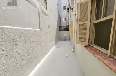 Apartamento à venda no bairro menino deus com 41 m² e 1 dormitório/quarto disponível.