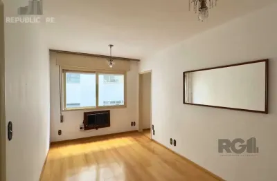 Apartamento à venda no centro histórico com 38 m² e 1 dormitório/quarto.