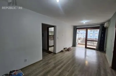 Apartamento à venda na cidade baixa com 77 m² e 2 dormitórios/quartos disponíveis.