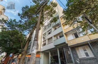 Apartamento à venda no centro histórico com 65m² e 2 dormitórios/quartos disponíveis.