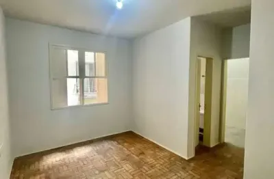 Apartamento à venda no centro histórico com 1 dormitório e 35 m² de área útil