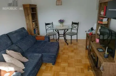 Apartamento à venda no centro histórico com 72m² e 2 dormitórios/quartos disponíveis.