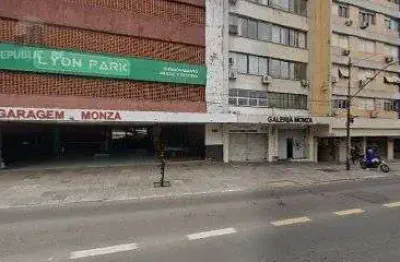 Garagem à venda no bairro independência com área de 13 m² disponível.