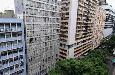 Apartamento à venda no centro histórico com 89 m² e 3 dormitórios/quartos disponíveis.